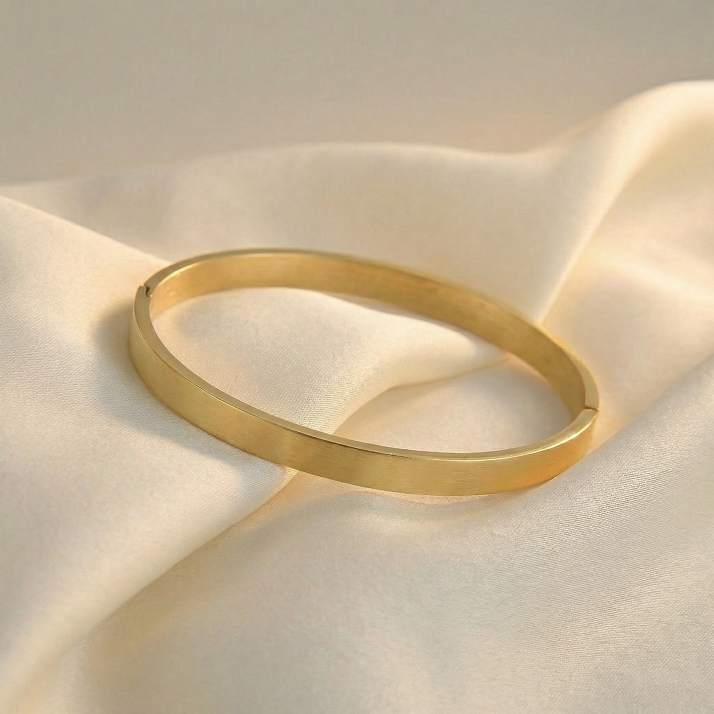 Timeless Band Bangle