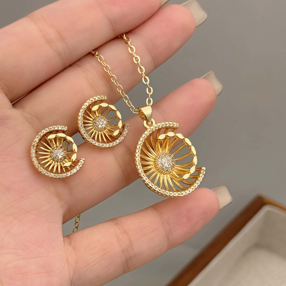 Stellar Orbit Crystal Set