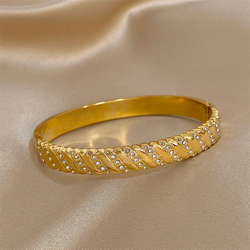 Paved Diagonal Swirl Bangle