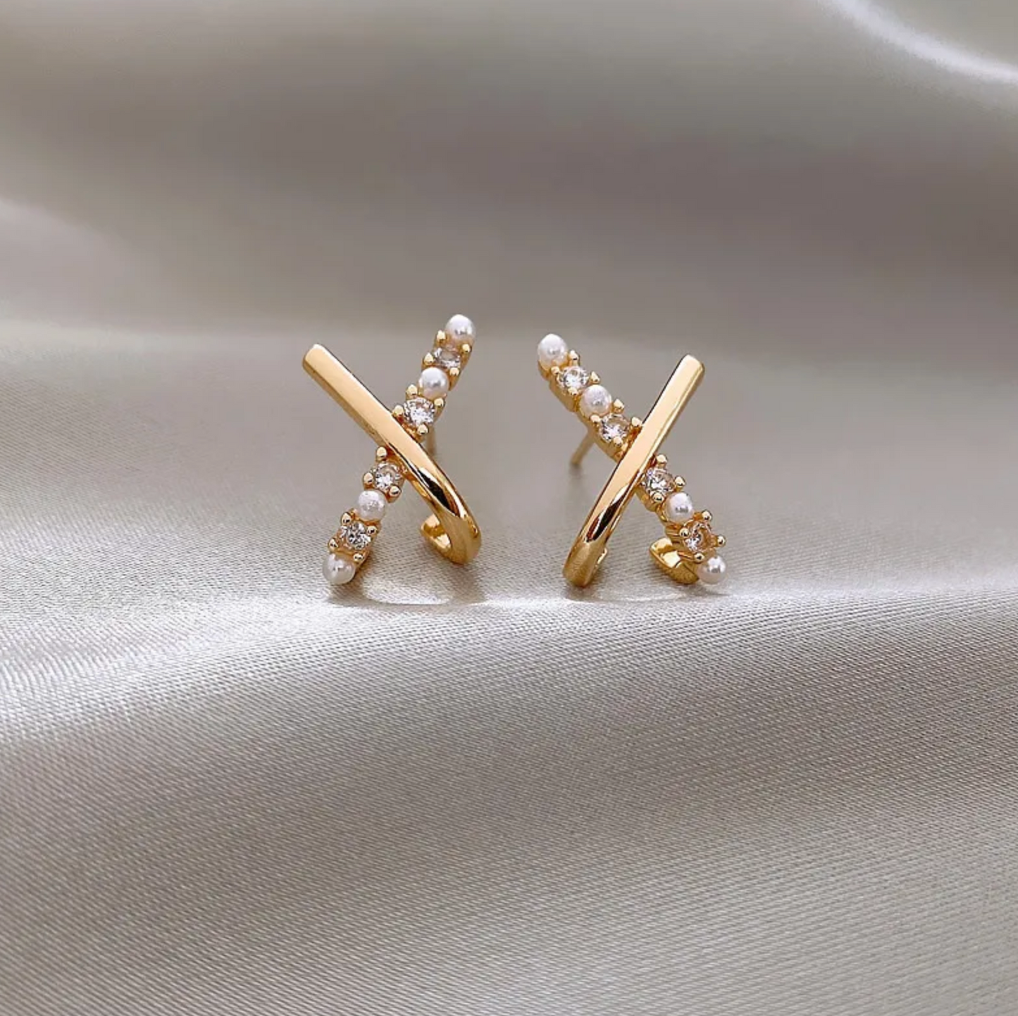 Intertwined Radiance Studs