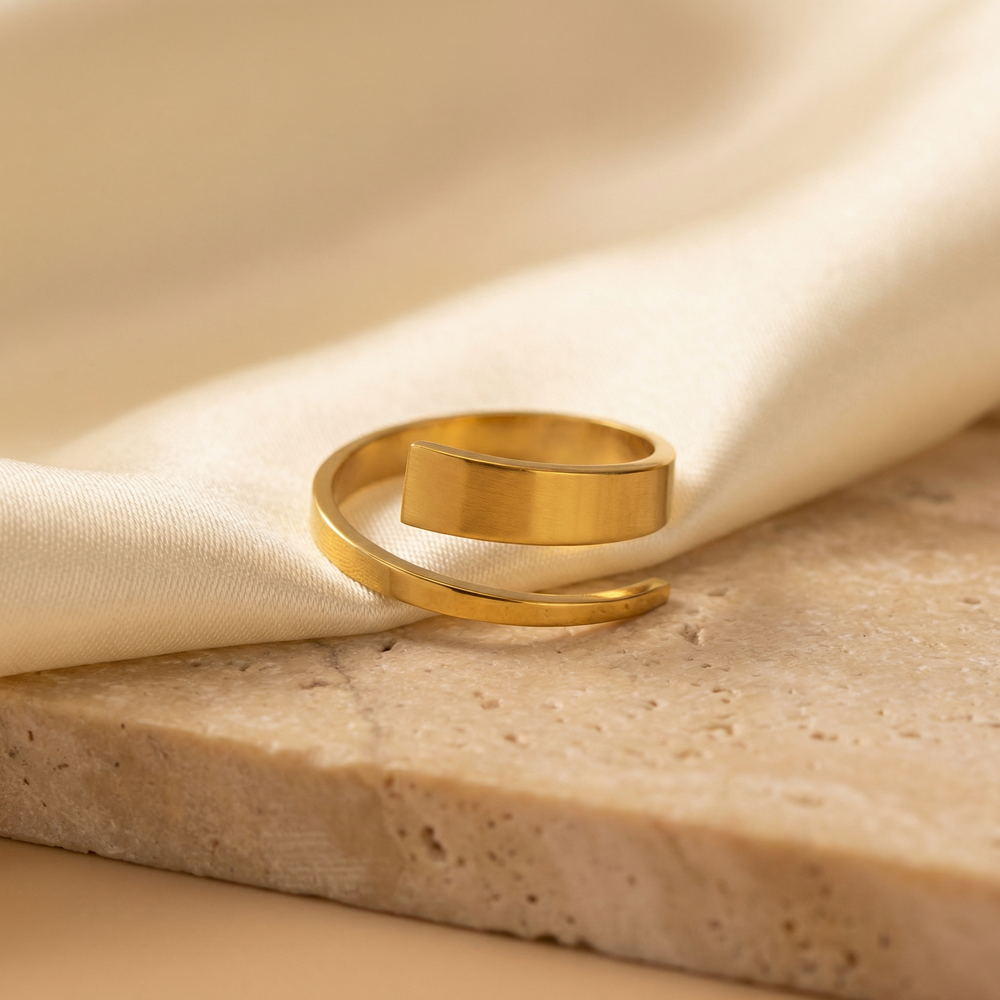 Loop Luxe Ring