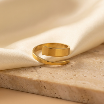 Loop Luxe Ring