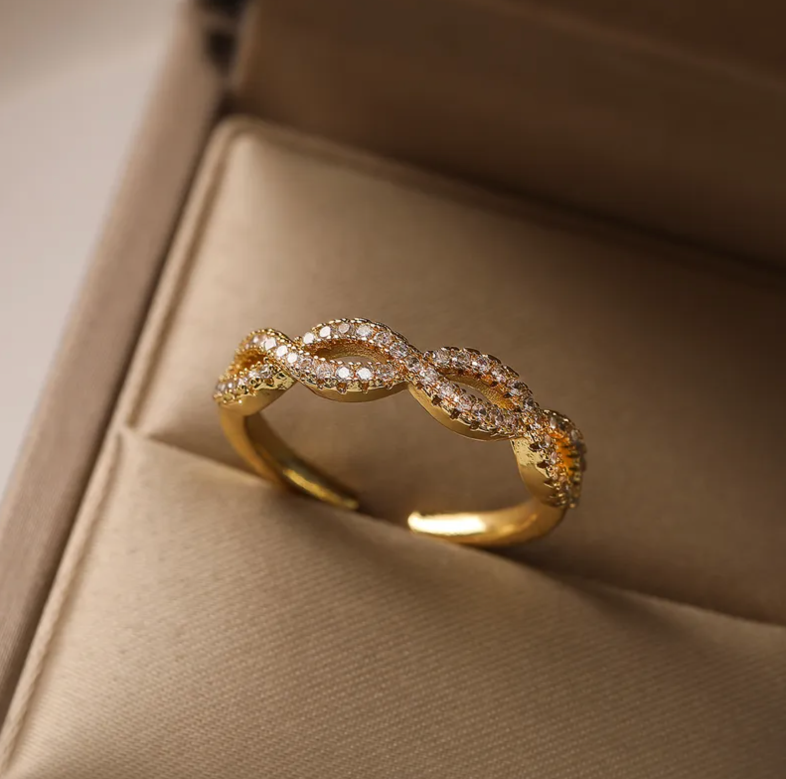 Amara Ring