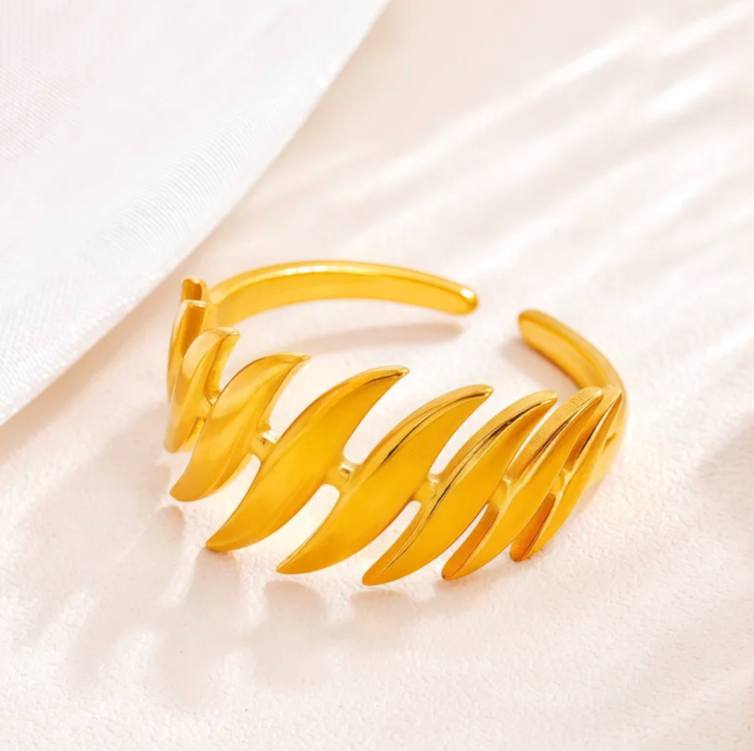 Fanned Leaf Ring