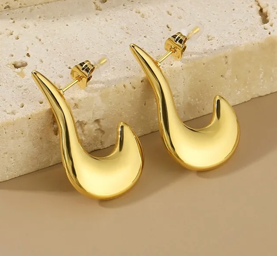 Golden Wave Studs