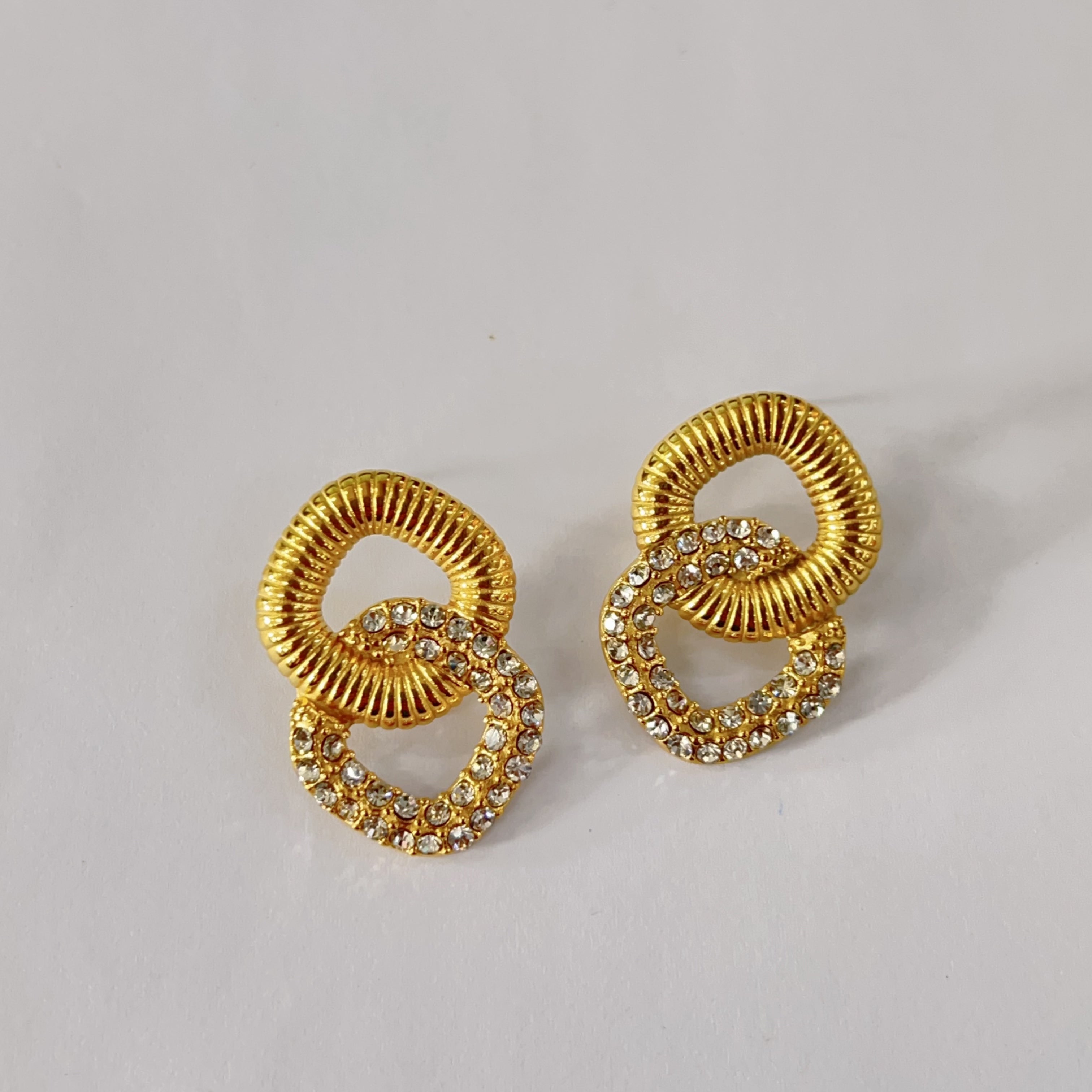 Ribbed & Crystal Link Earrings
