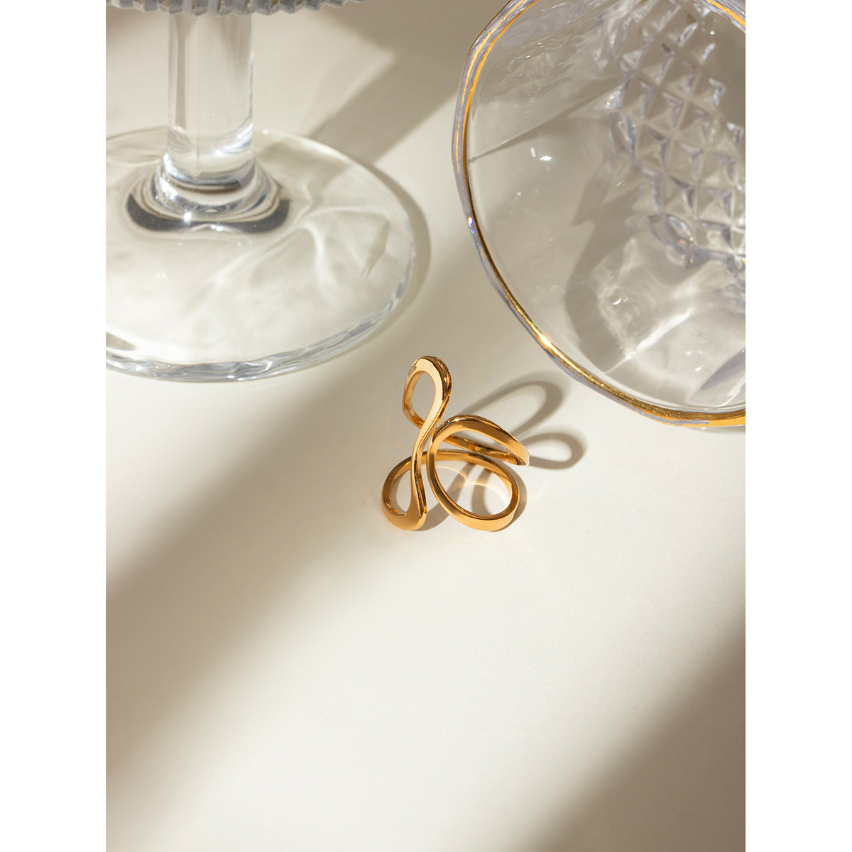 Lustrous Ribbon Ring