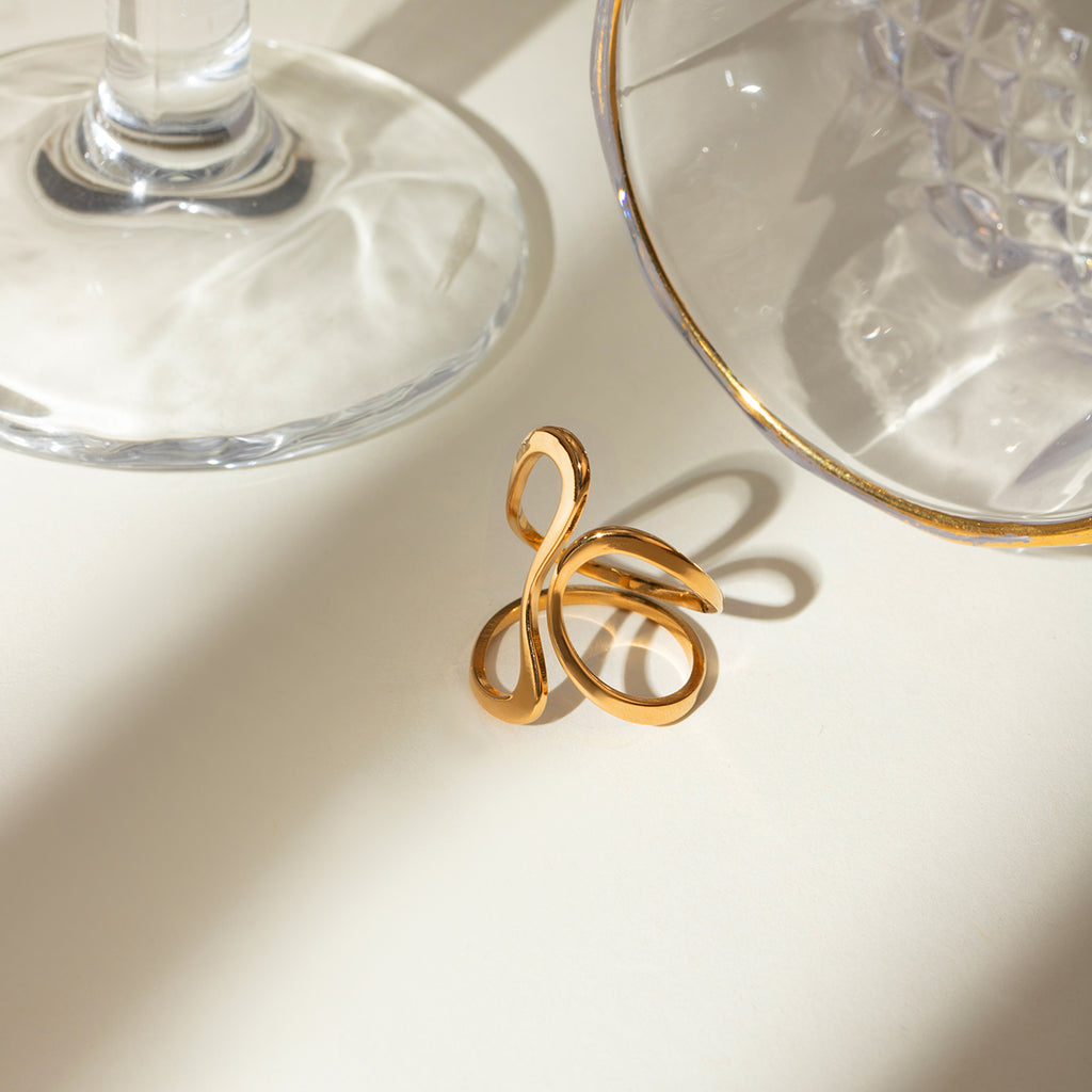 Lustrous Ribbon Ring
