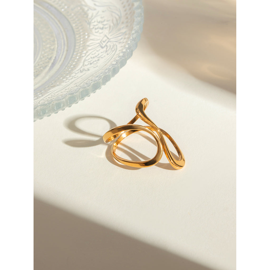 Lustrous Ribbon Ring