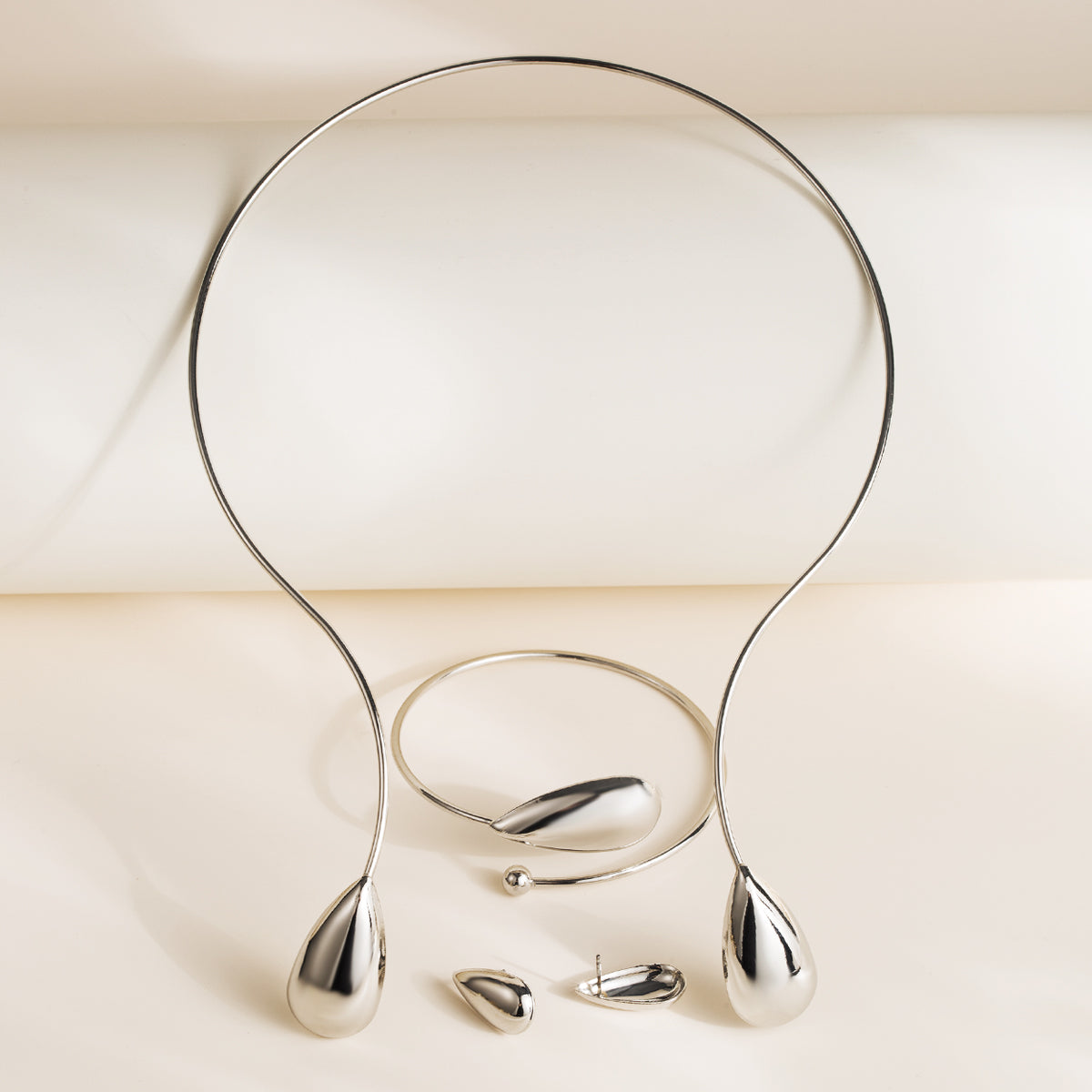 Gold Plated Teardrop Bracelet