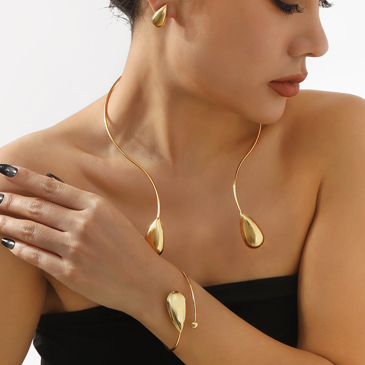 Gold Plated Teardrop Bracelet
