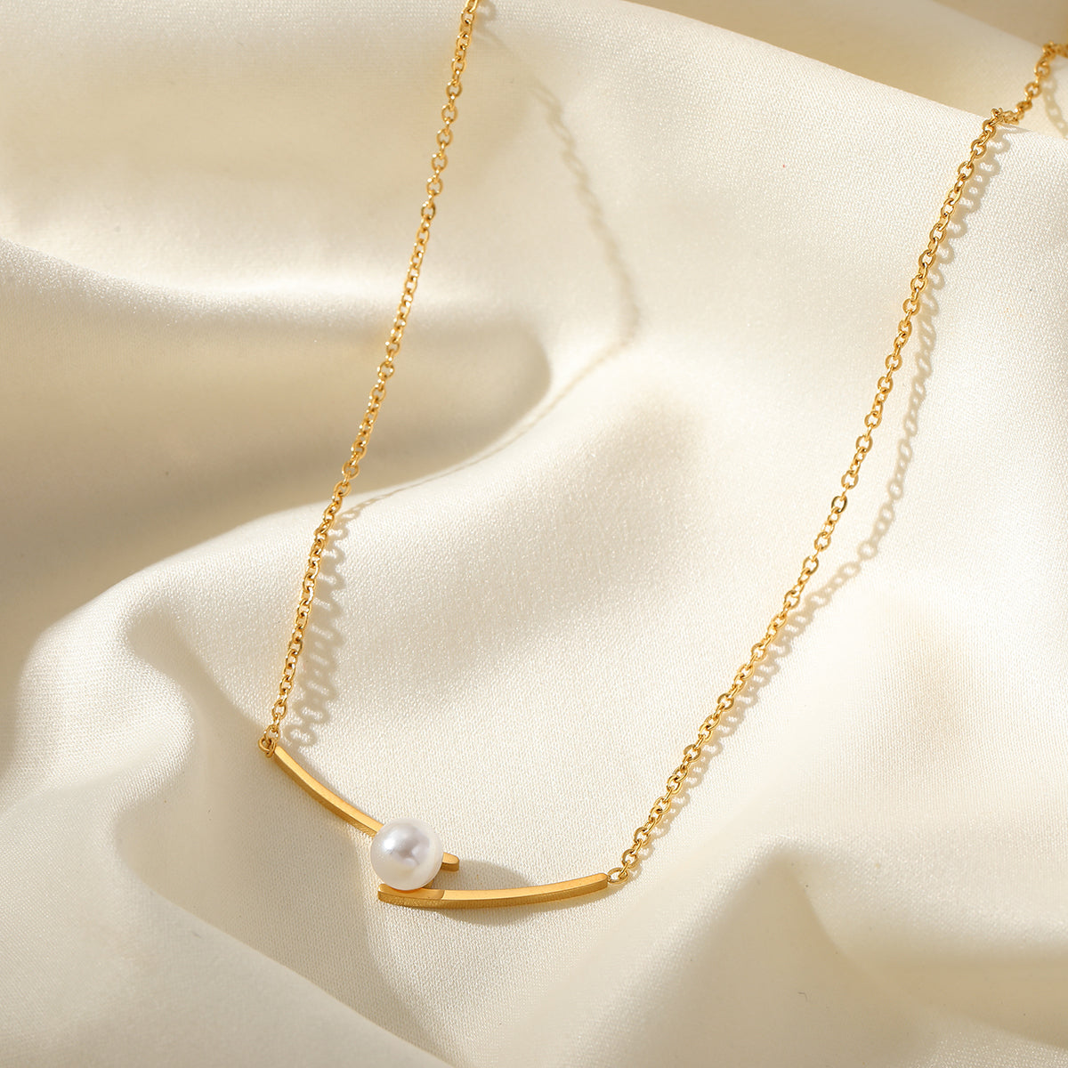 Pearl Arc Necklace