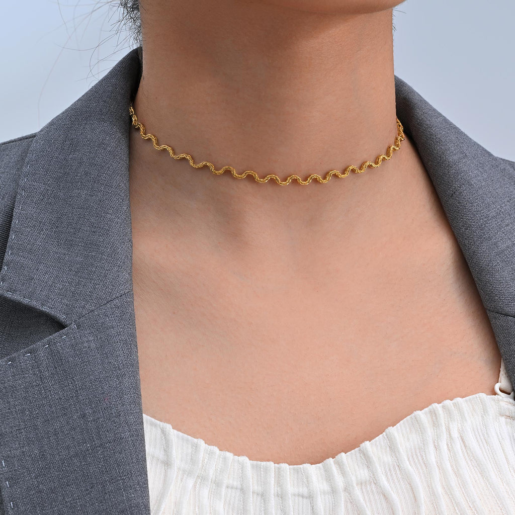 Golden Current Necklace