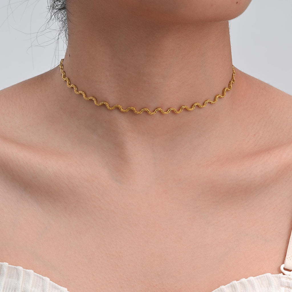 Golden Current Necklace