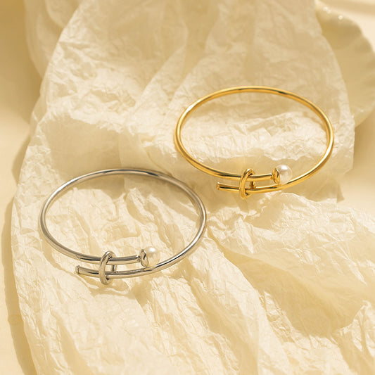 The Knot & Pearl Bangle