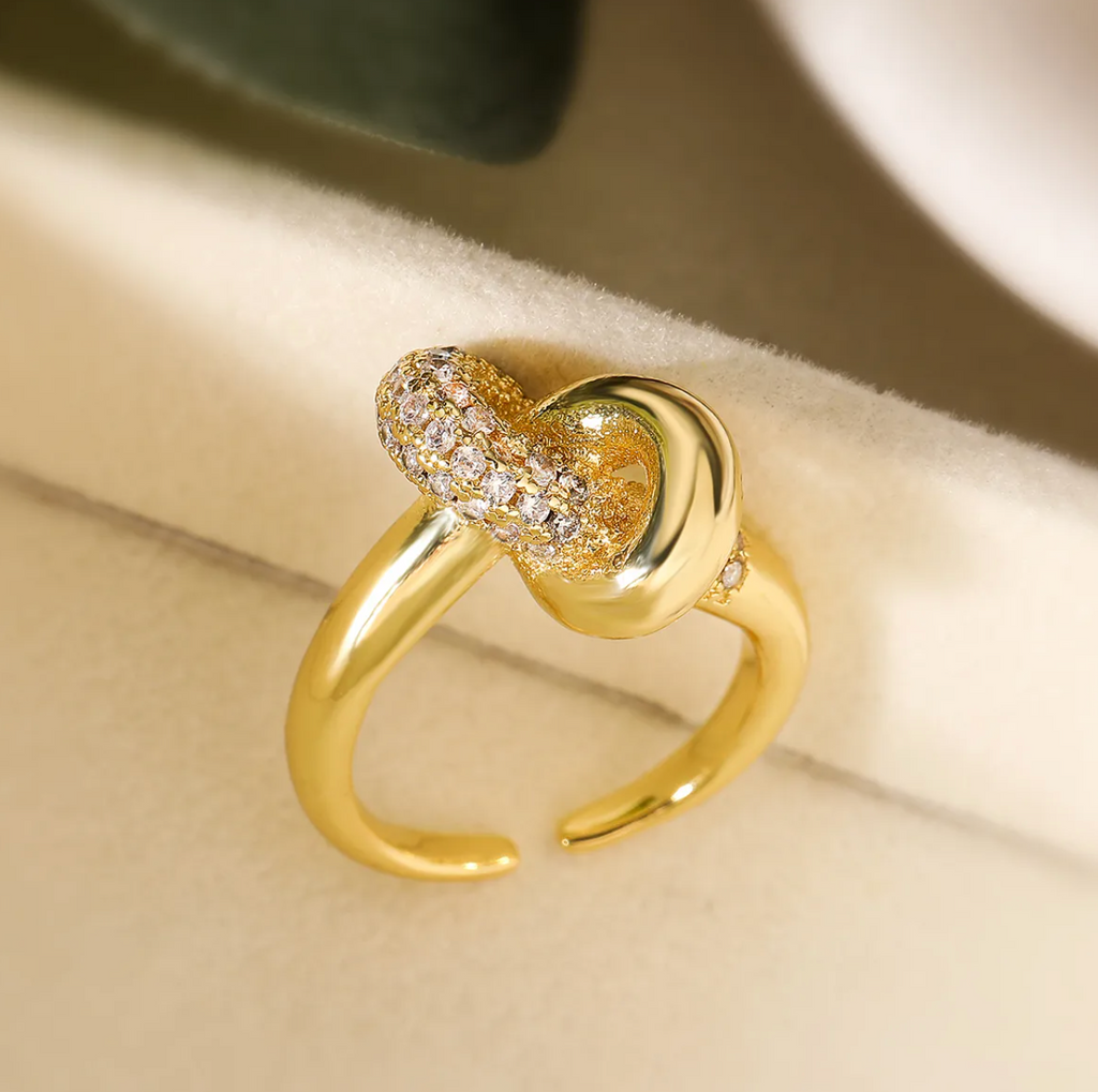 Love Knot Pavé Ring