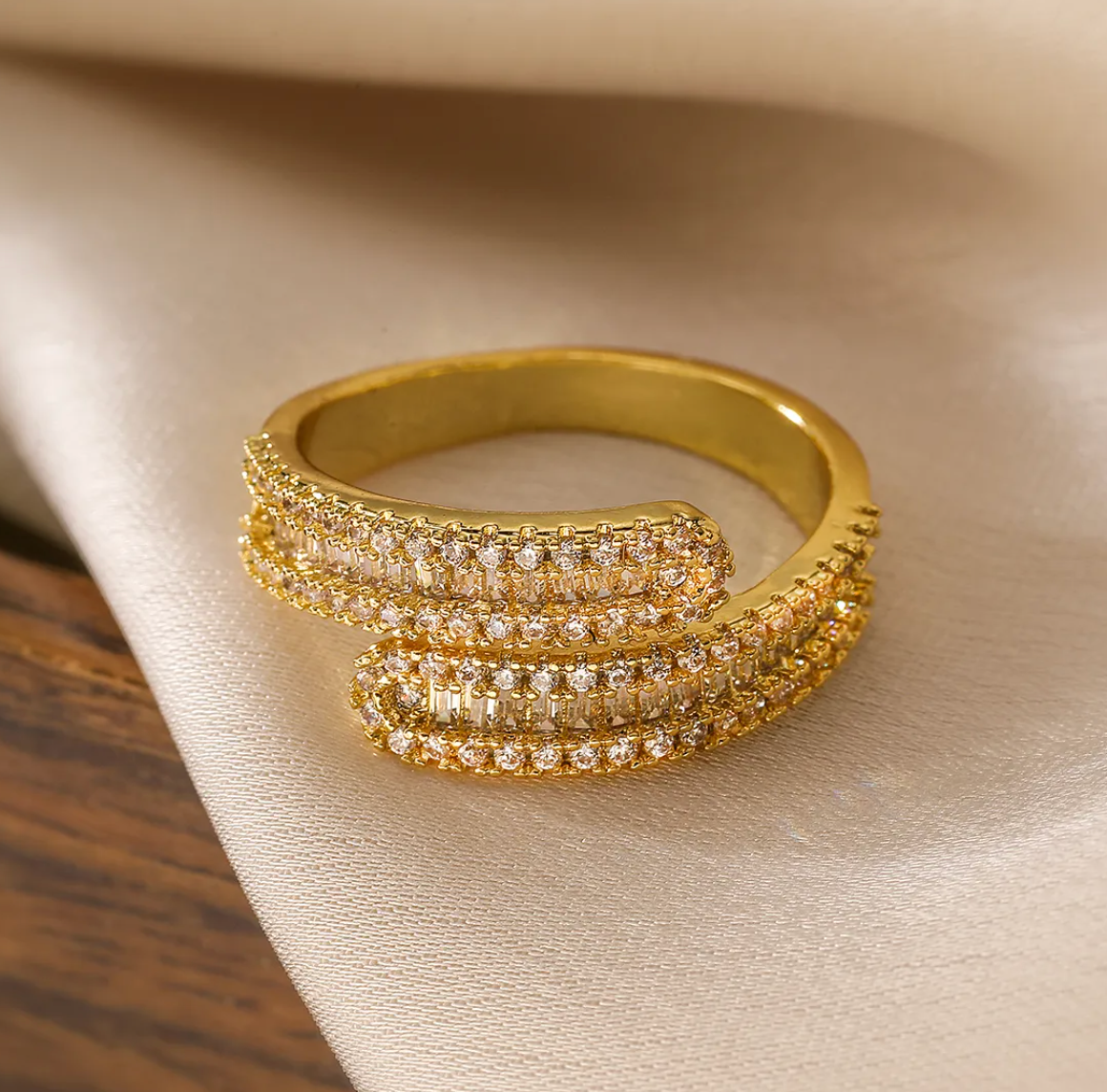 Luxe Lumiere Wrap Ring