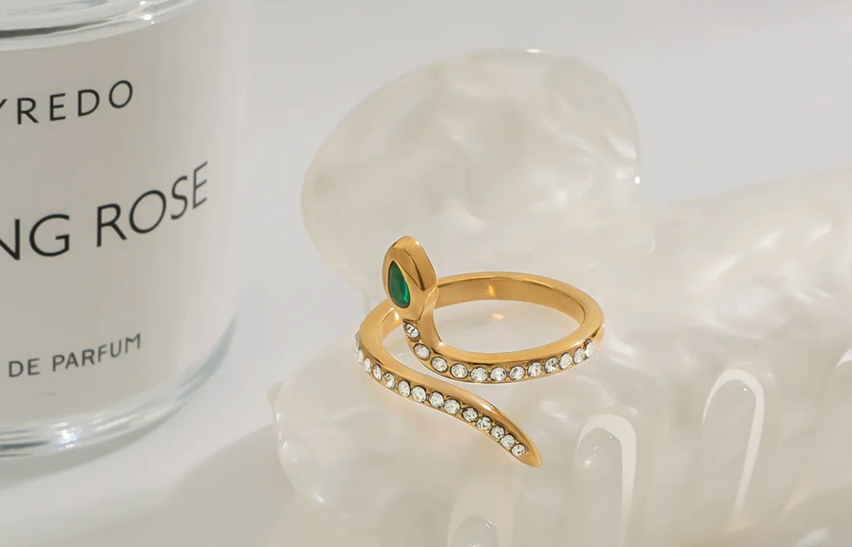 Emerald-Eyed Cobra Ring