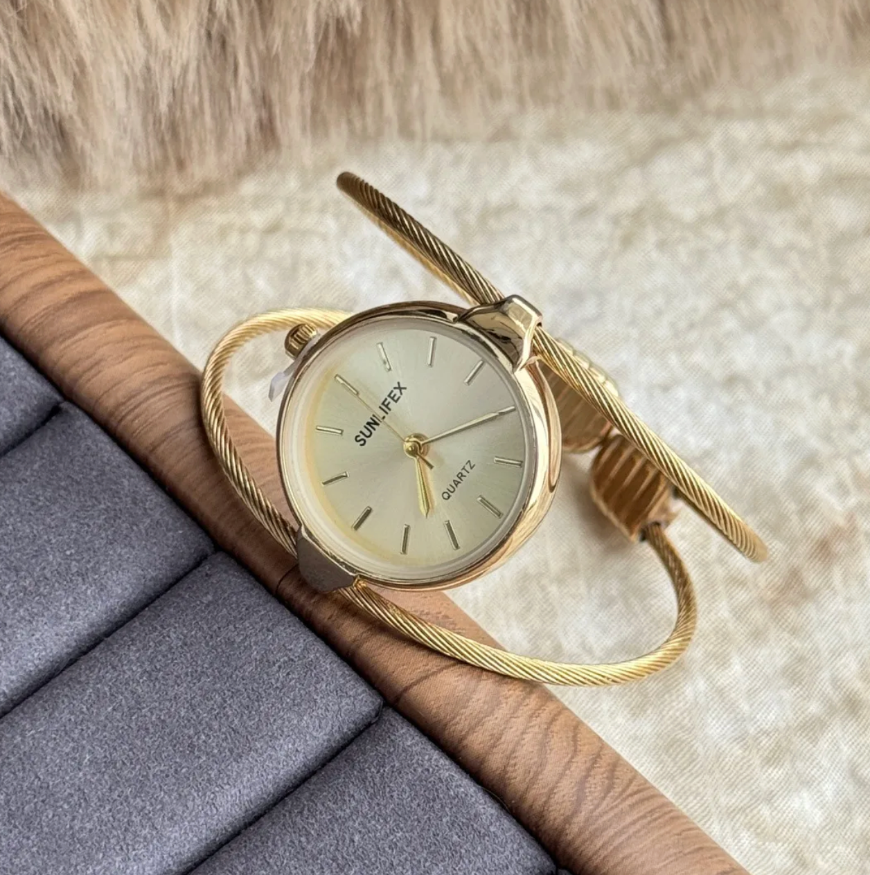 Serene Gold Wire-Wrap Watch