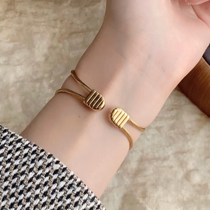 Serene Gold Wire-Wrap Watch