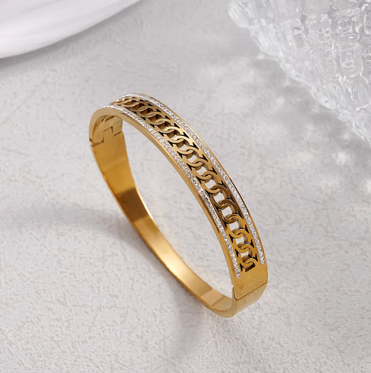 The Interlocking Pave Bangle
