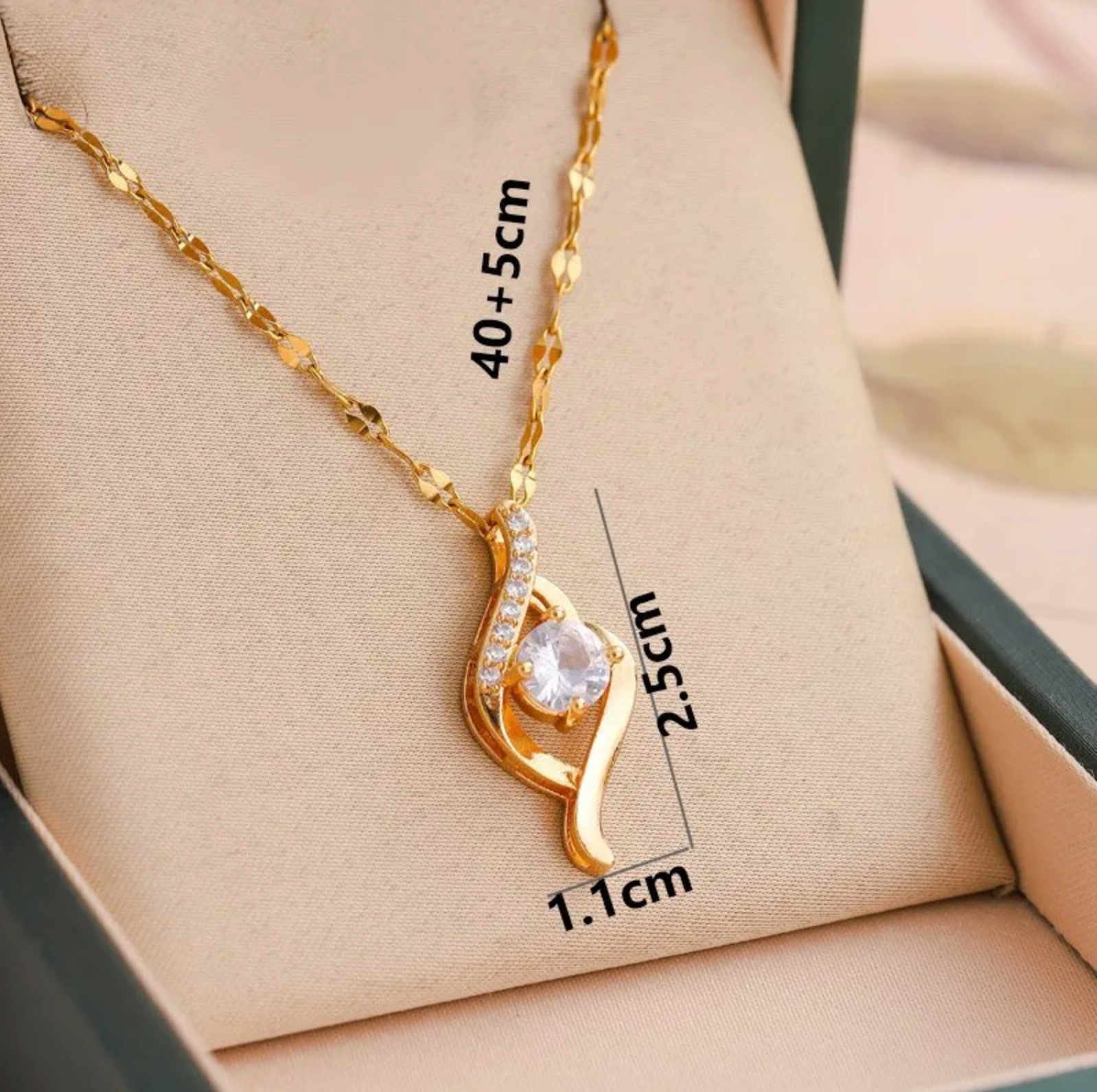 Velora Twinkle Necklace