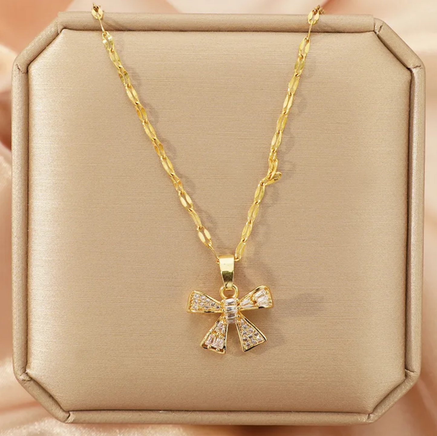Zircon Bow Necklace
