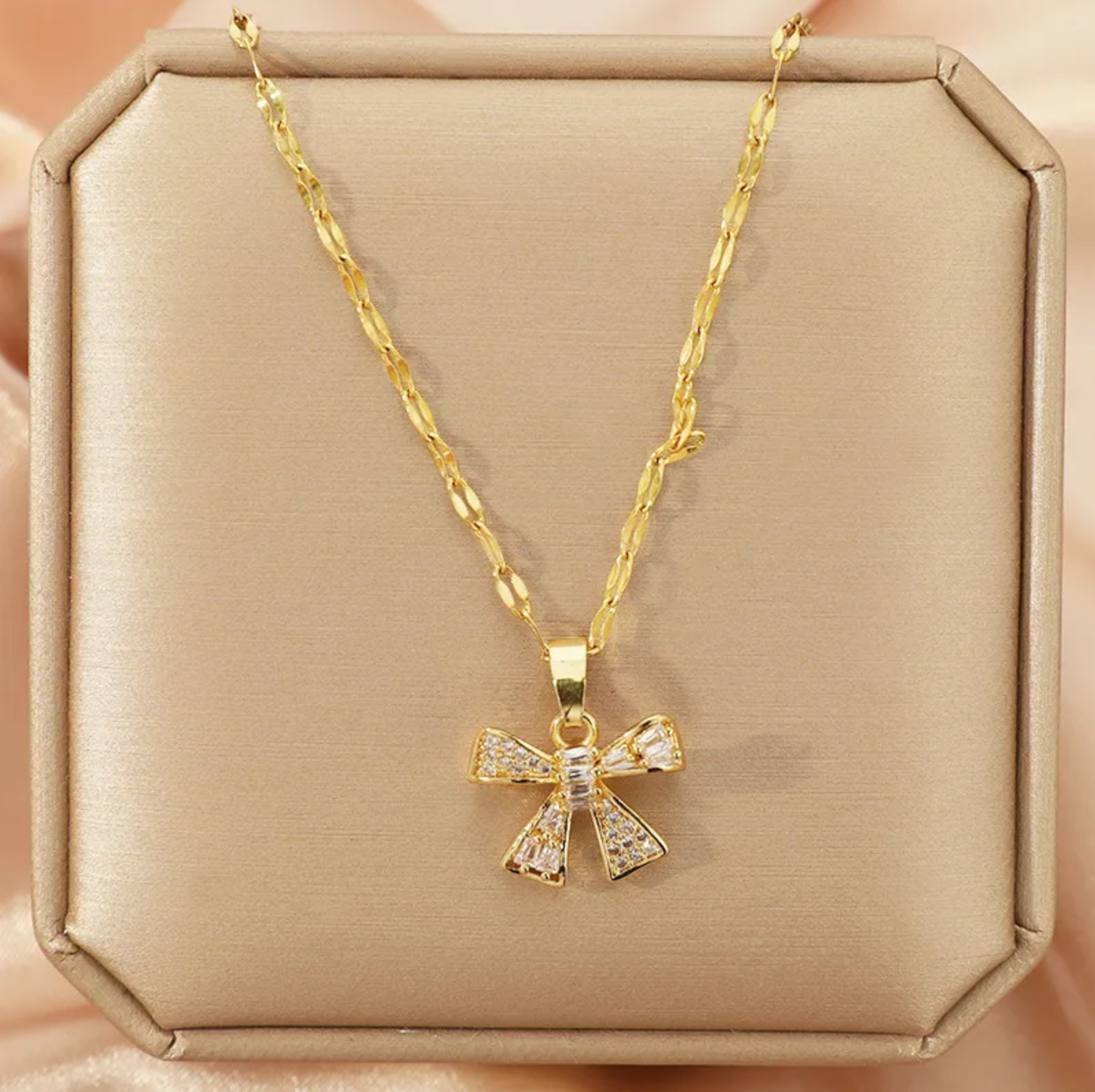 Zircon Bow Necklace